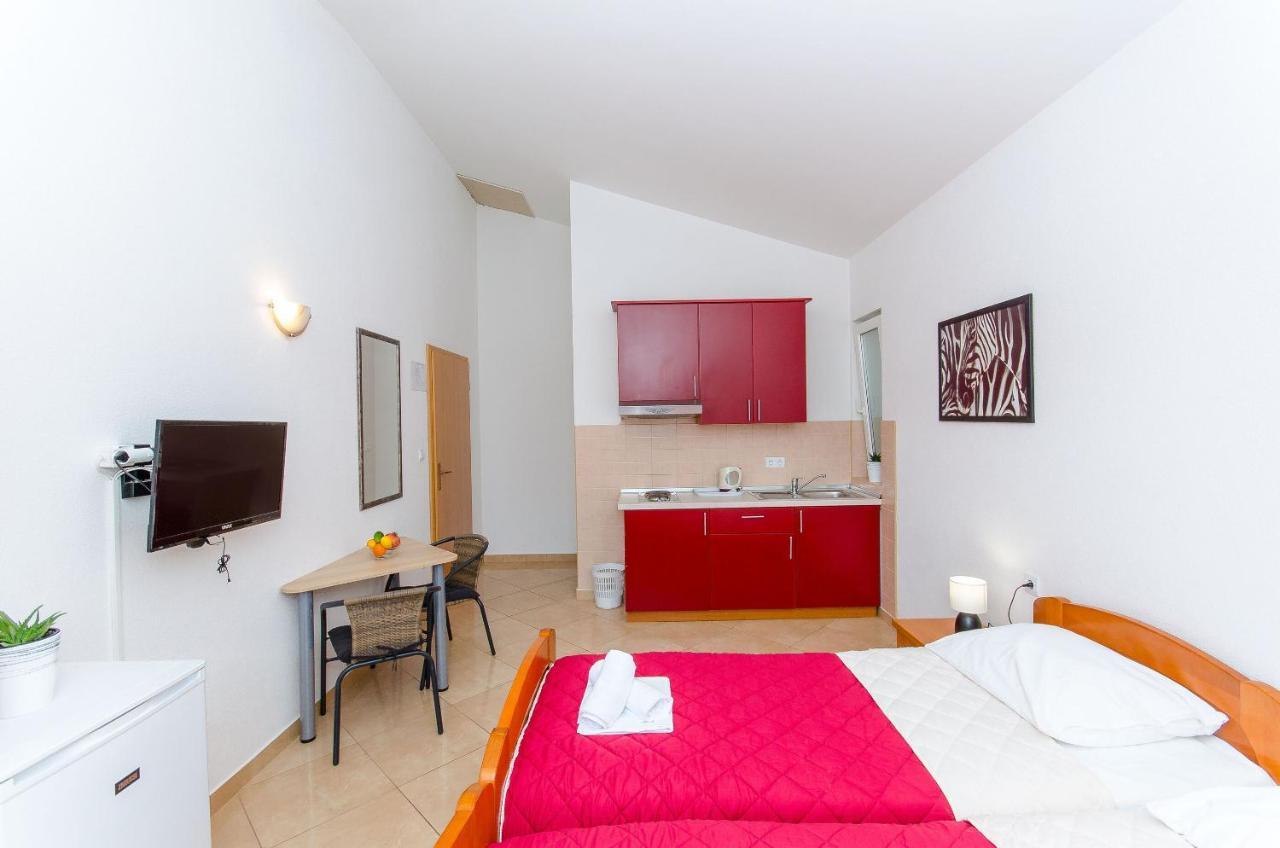 Apartments Seaview Tucepi Luaran gambar