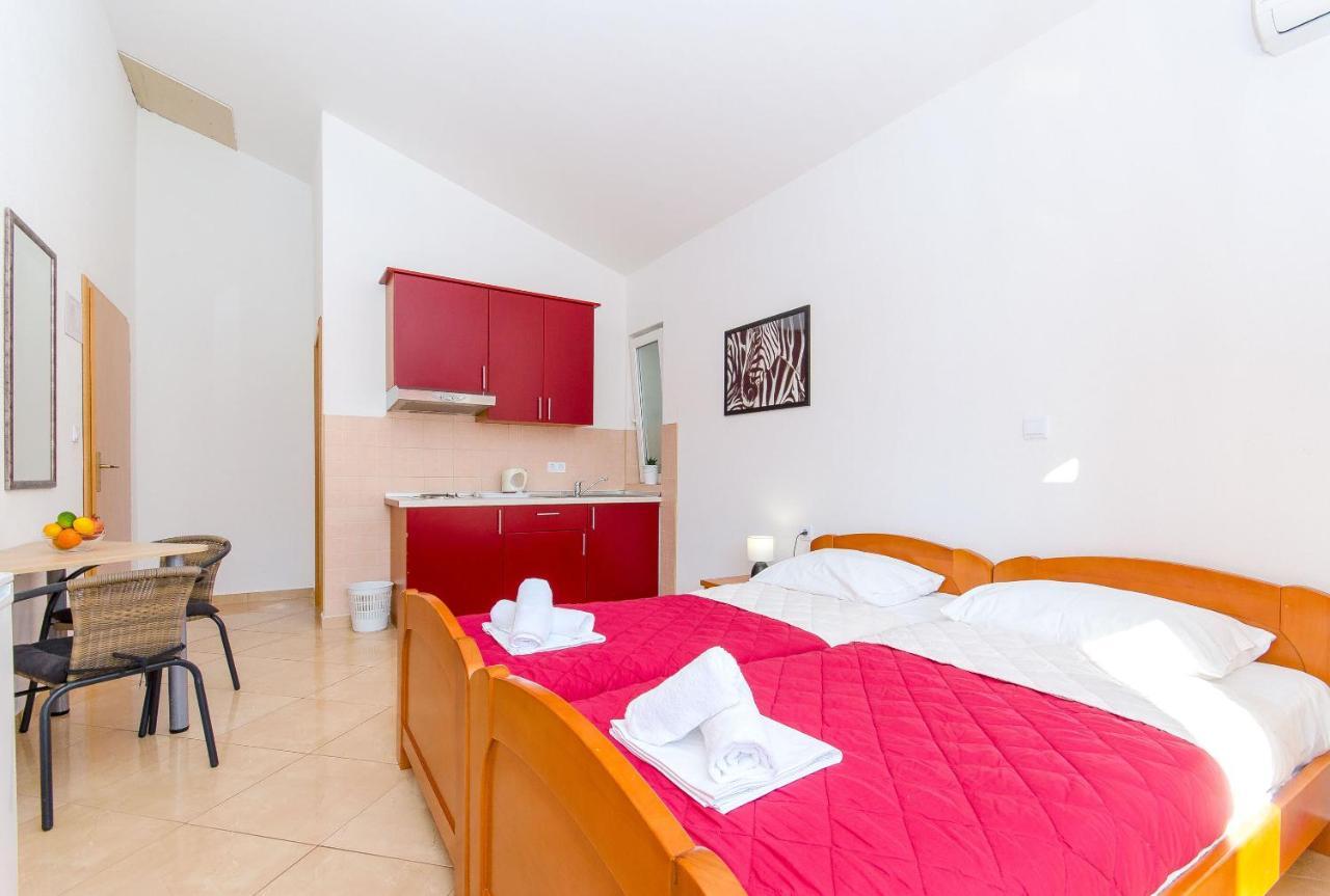 Apartments Seaview Tucepi Luaran gambar