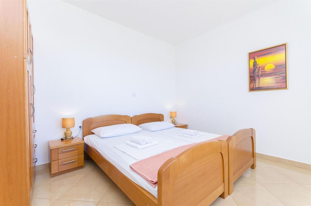 Apartments Seaview Tucepi Luaran gambar