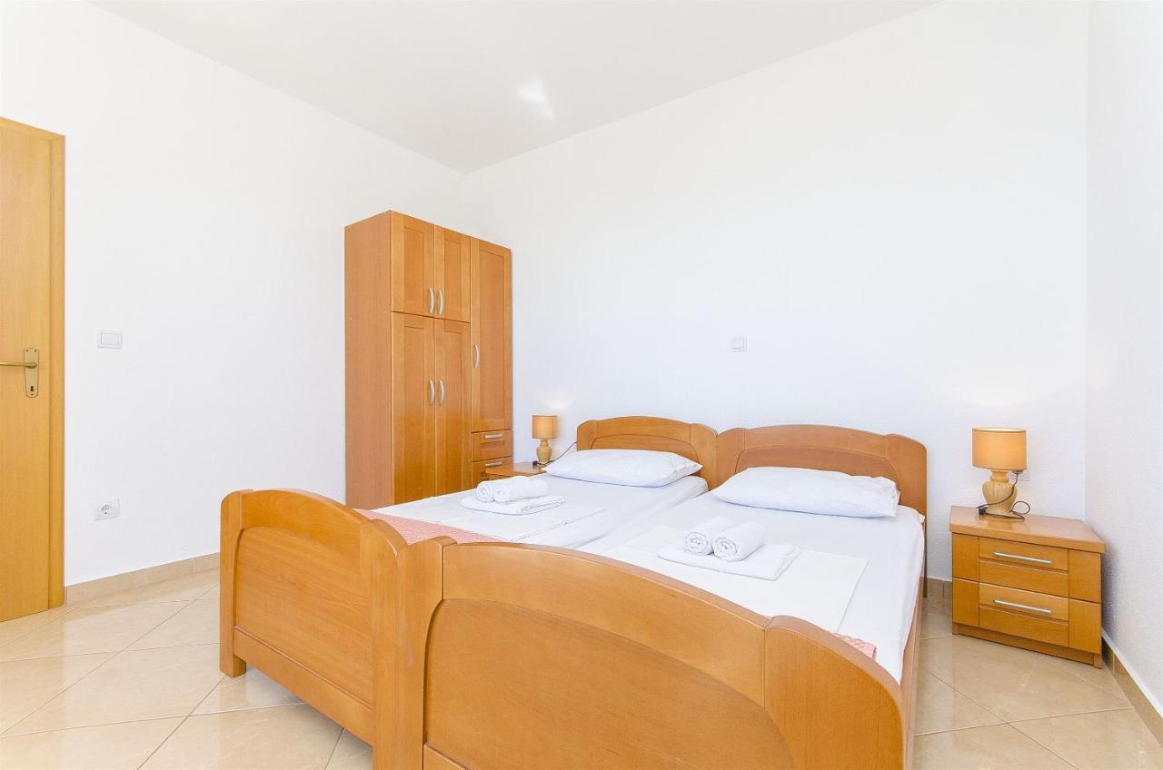 Apartments Seaview Tucepi Luaran gambar