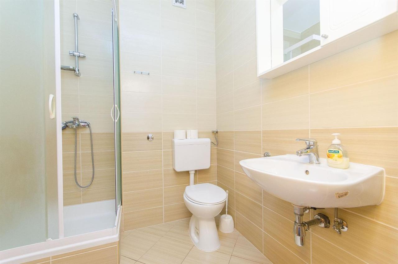 Apartments Seaview Tucepi Luaran gambar