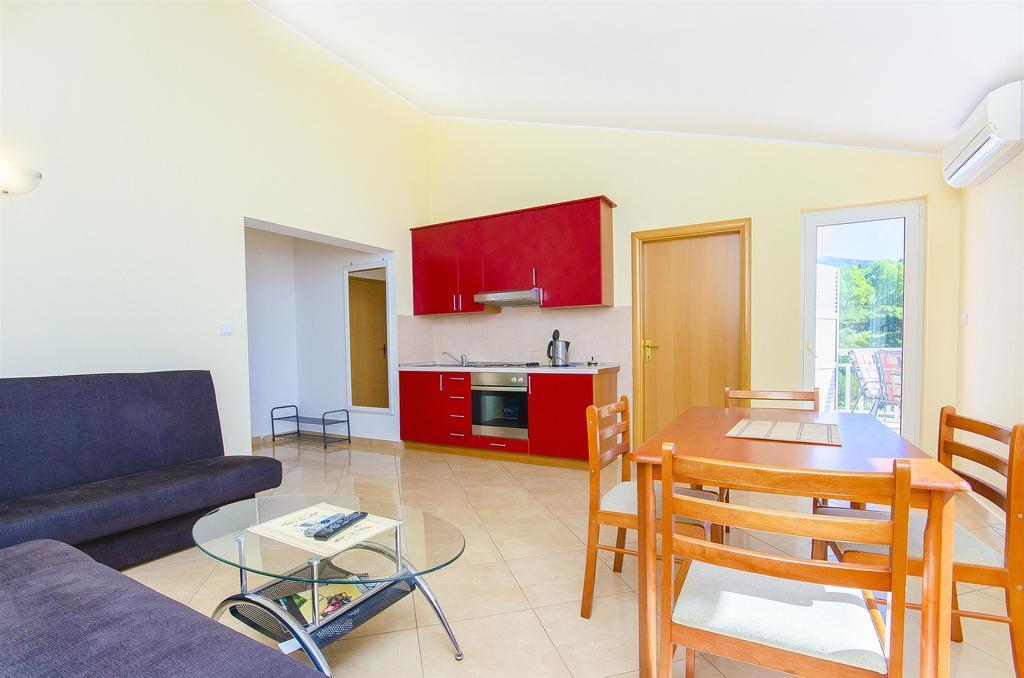 Apartments Seaview Tucepi Luaran gambar