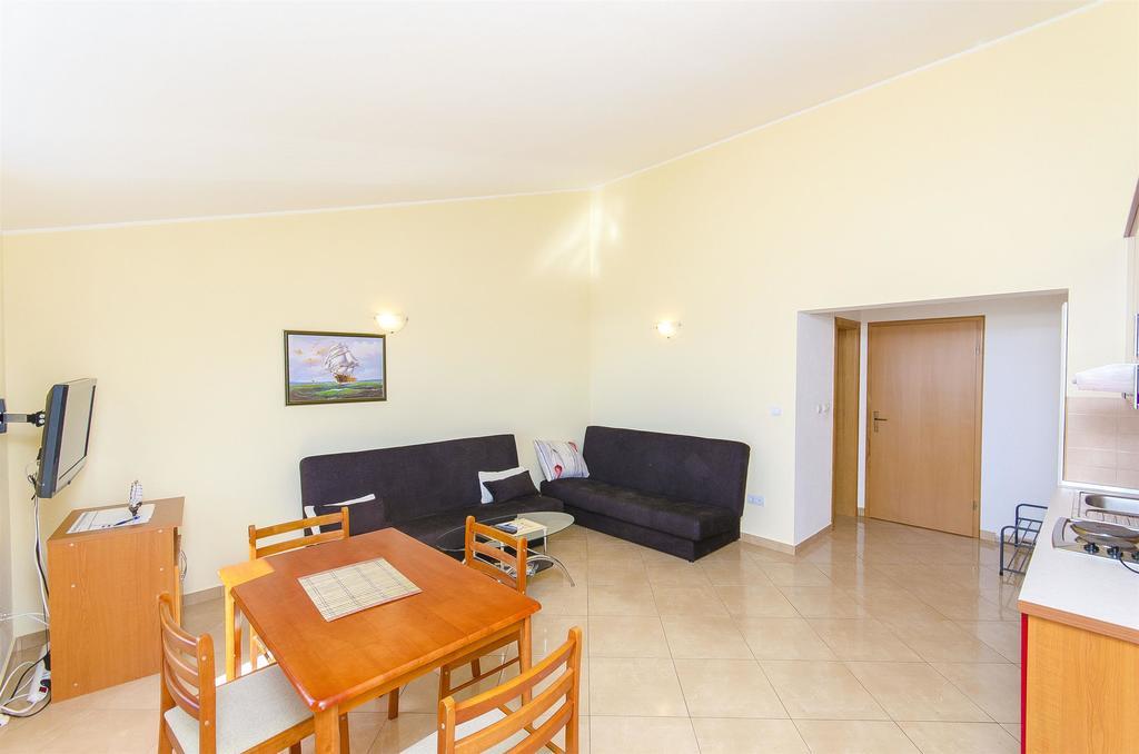 Apartments Seaview Tucepi Luaran gambar