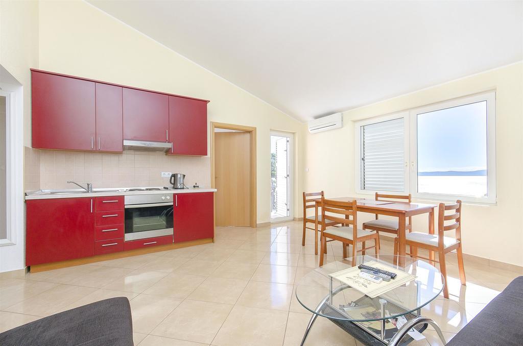 Apartments Seaview Tucepi Luaran gambar