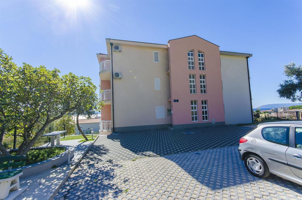 Apartments Seaview Tucepi Luaran gambar