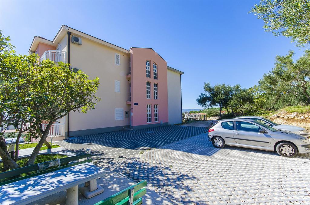 Apartments Seaview Tucepi Luaran gambar
