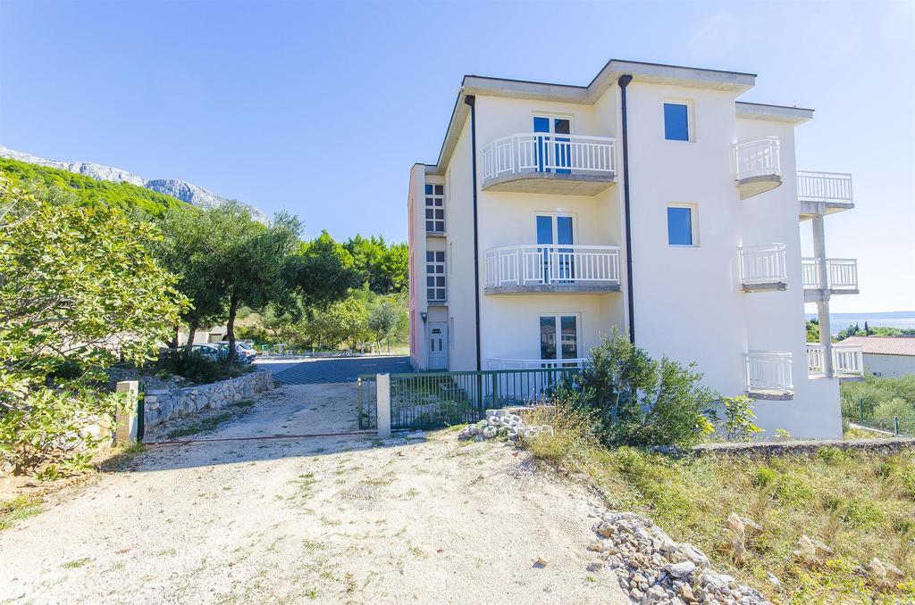 Apartments Seaview Tucepi Luaran gambar