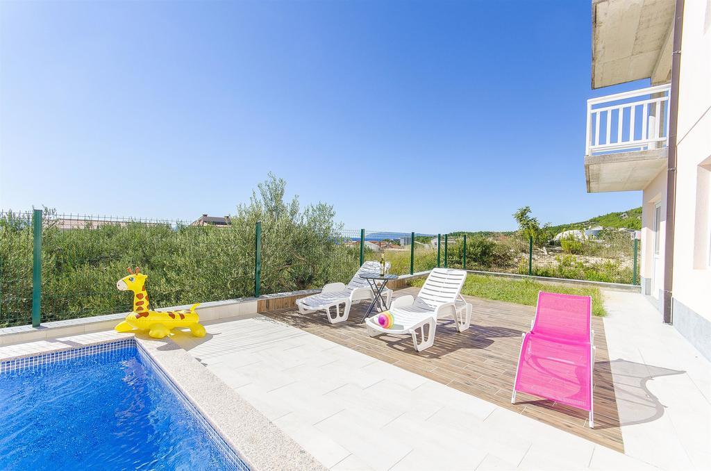 Apartments Seaview Tucepi Luaran gambar