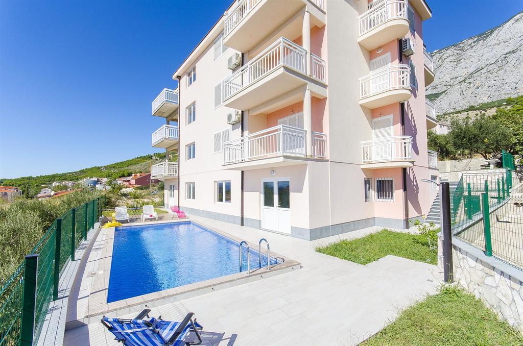Apartments Seaview Tucepi Luaran gambar