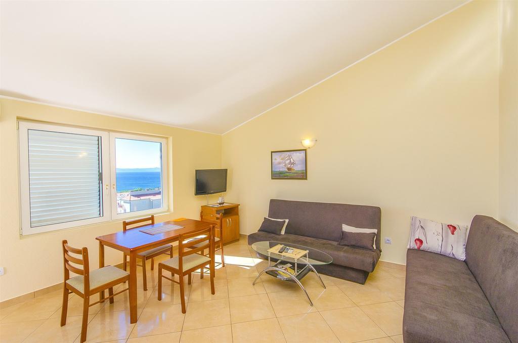 Apartments Seaview Tucepi Luaran gambar